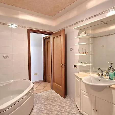 Ca' Degli Ulivi Apartment Caprino Veronese
