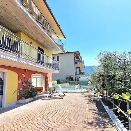 Ca' Degli Ulivi Apartment Caprino Veronese